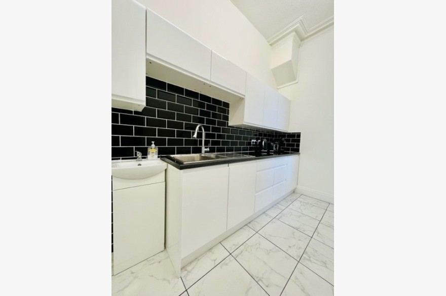 13 Bedroom Hotel For Sale - Photograph 5