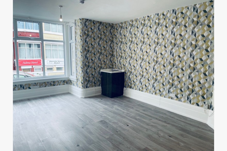 2 Bedroom Ground Floor Maisonette Flat/apartment To Rent - Lounge
